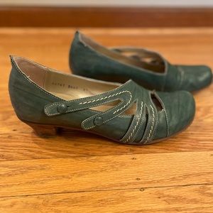 Fidji low heel, made in Portugal.